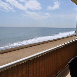 Magnificent Front Sea Views Apartment